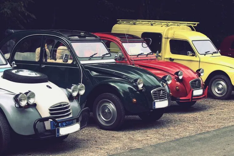 Rénovation carrosserie 2CV, Loyettes, CED Auto