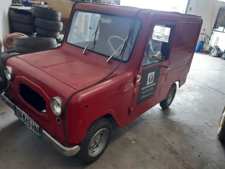 Changement de peinture sur une William à Loyettes , Loyettes, CED Auto